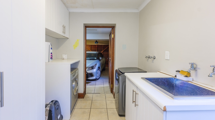 5 Bedroom Property for Sale in Bredasdorp Western Cape